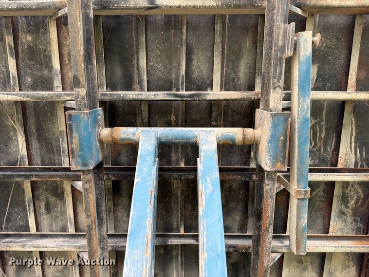 image for item FN2621 1989 GMC 7000 grain truck