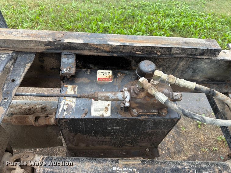 image for item FN2621 1989 GMC 7000 grain truck