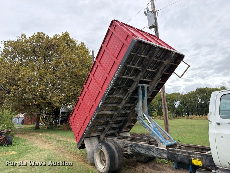 image for item FN2621 1989 GMC 7000 grain truck