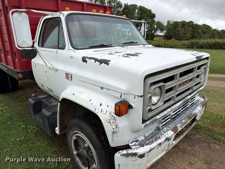 image for item FN2621 1989 GMC 7000 grain truck