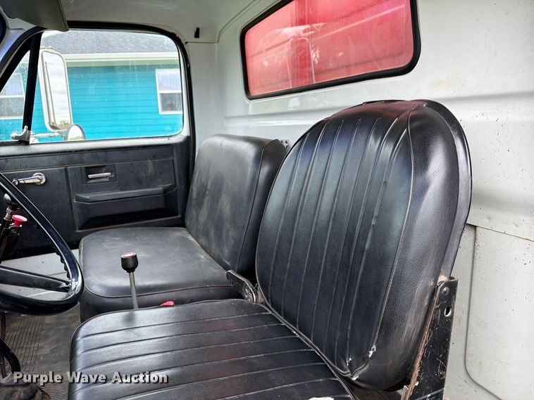 image for item FN2621 1989 GMC 7000 grain truck