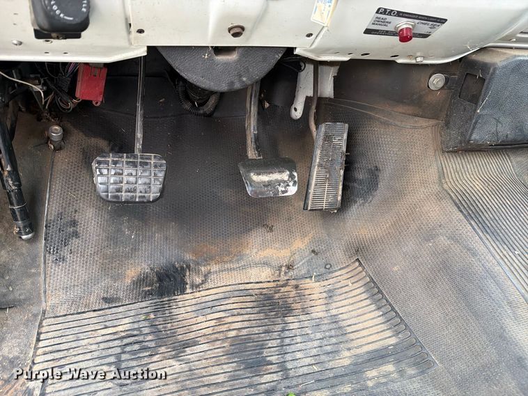 image for item FN2621 1989 GMC 7000 grain truck