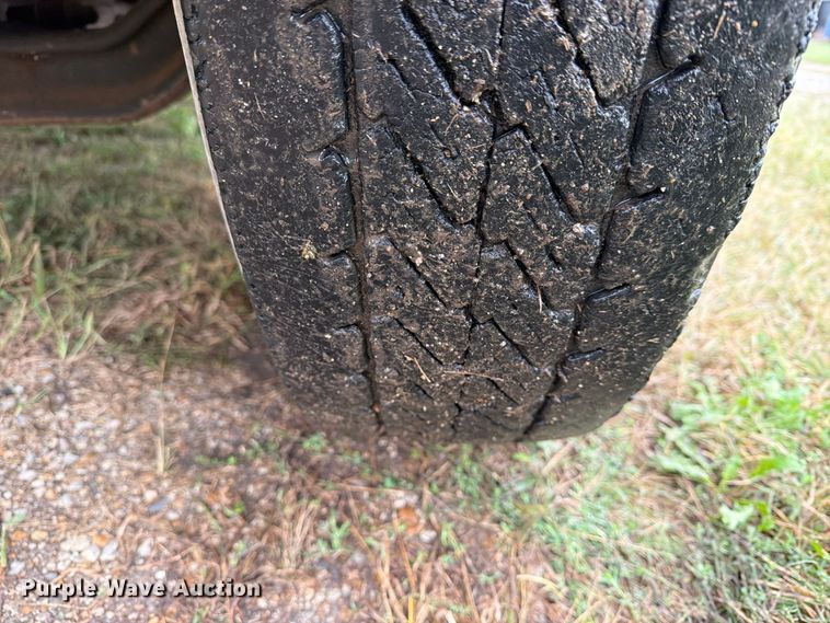 image for item FN2621 1989 GMC 7000 grain truck