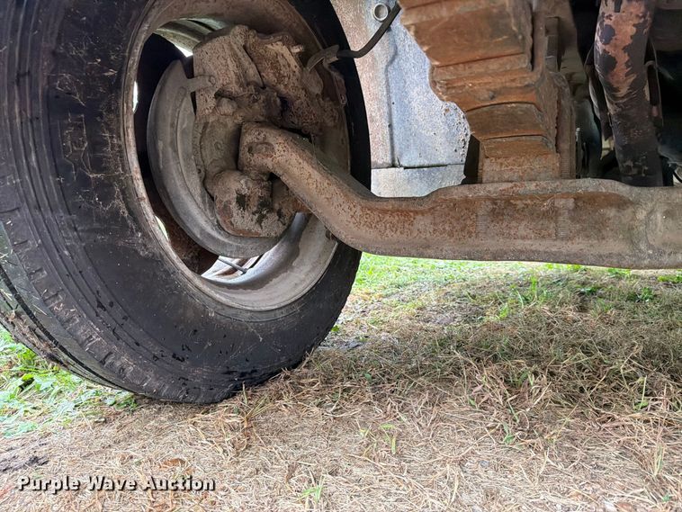 image for item FN2621 1989 GMC 7000 grain truck