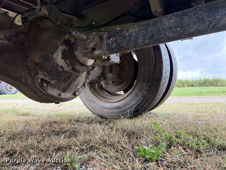 image for item FN2621 1989 GMC 7000 grain truck