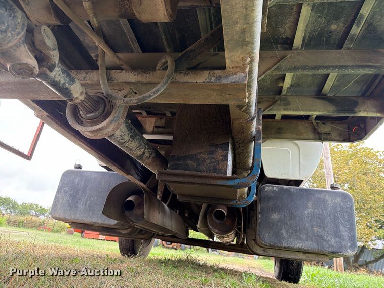 image for item FN2621 1989 GMC 7000 grain truck