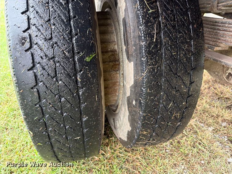image for item FN2621 1989 GMC 7000 grain truck