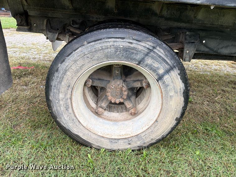 image for item FN2621 1989 GMC 7000 grain truck