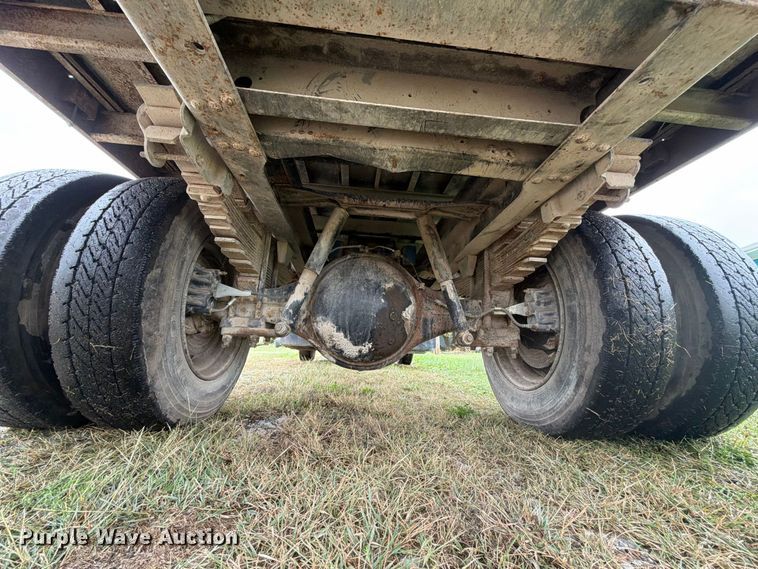 image for item FN2621 1989 GMC 7000 grain truck