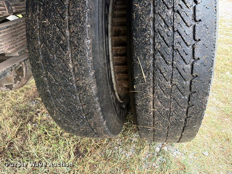 image for item FN2621 1989 GMC 7000 grain truck
