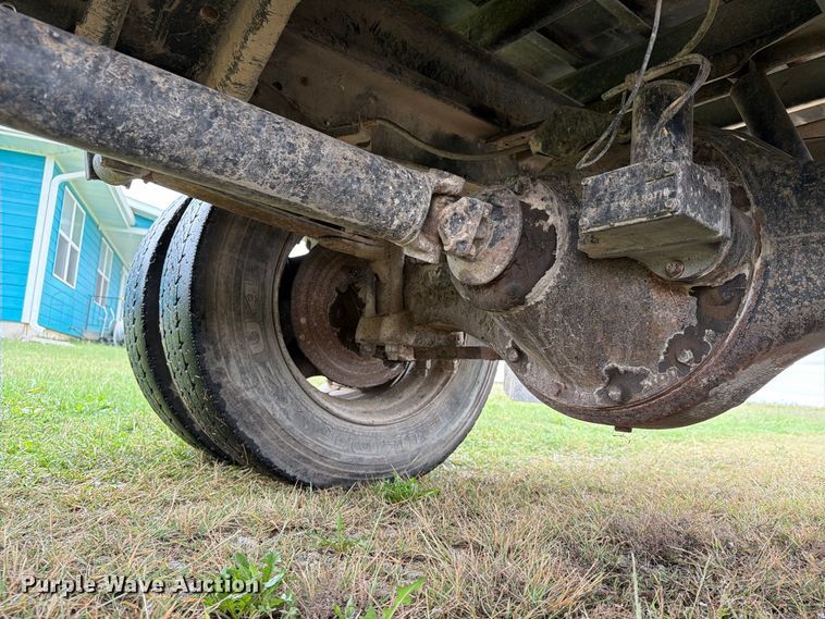 image for item FN2621 1989 GMC 7000 grain truck