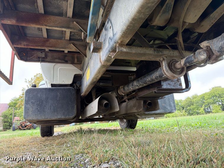 image for item FN2621 1989 GMC 7000 grain truck