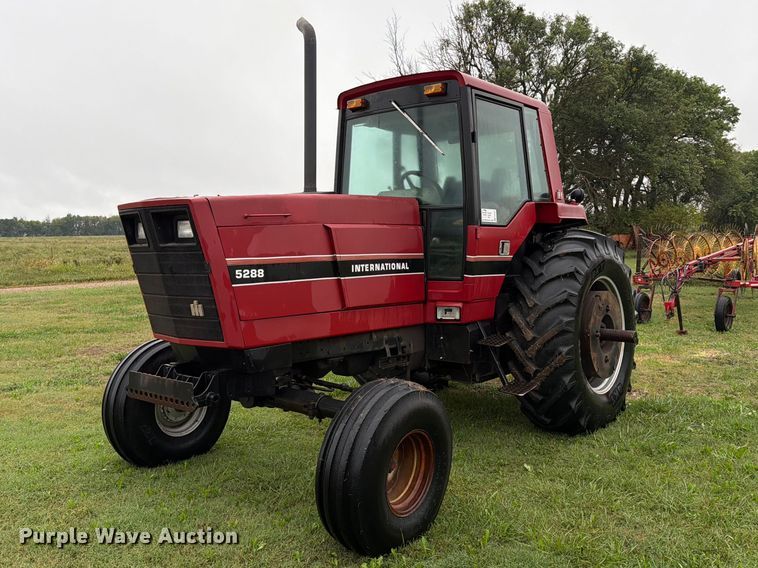1985 Case IH 5288 tractor