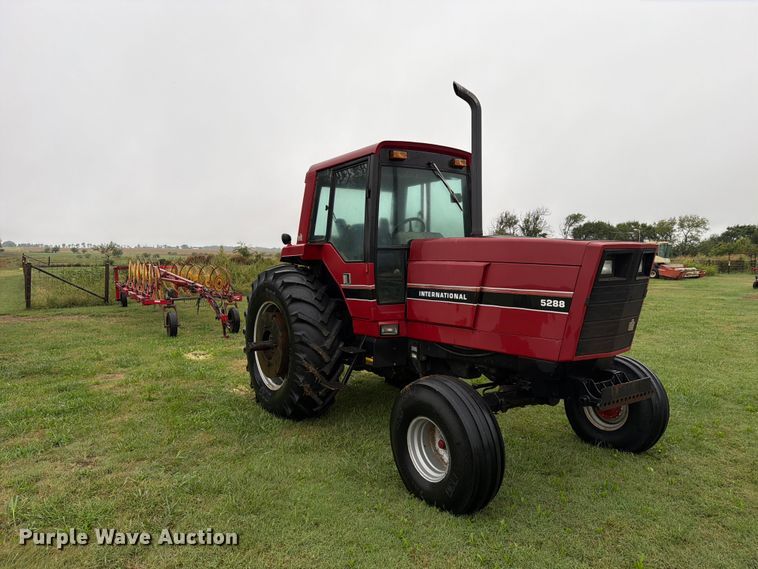 image for item FN2622 1985 Case IH 5288 tractor