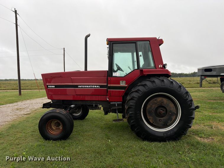image for item FN2622 1985 Case IH 5288 tractor