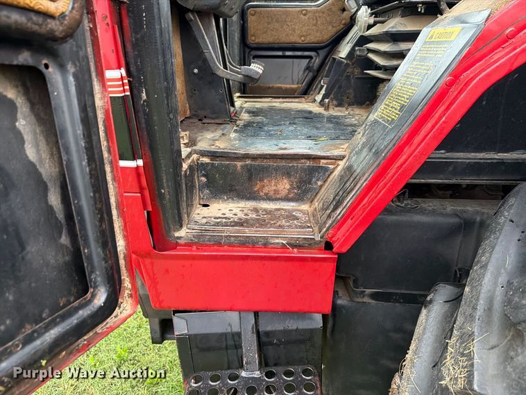 image for item FN2622 1985 Case IH 5288 tractor