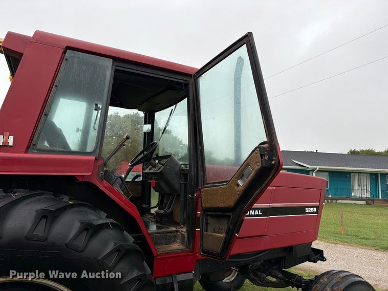 image for item FN2622 1985 Case IH 5288 tractor