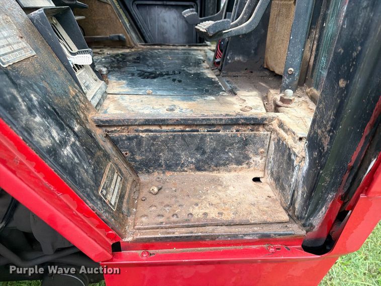 image for item FN2622 1985 Case IH 5288 tractor