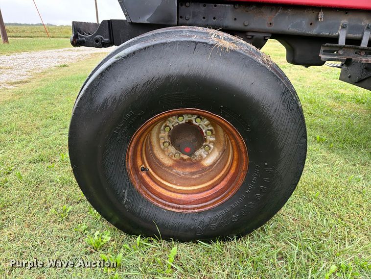image for item FN2622 1985 Case IH 5288 tractor