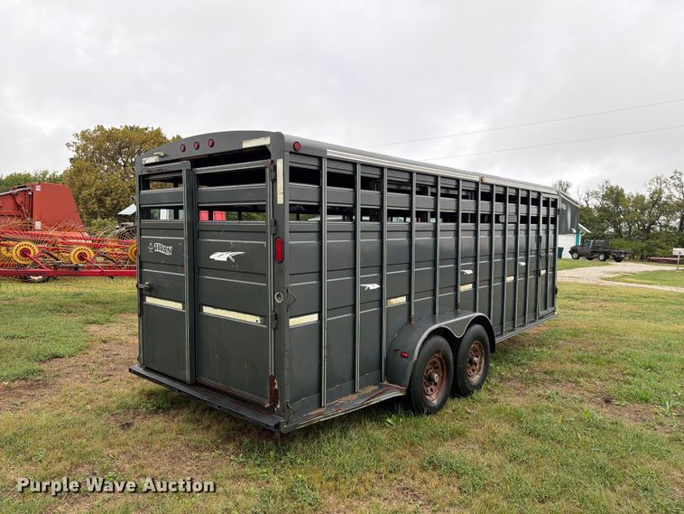 image for item FN2623 2000 Titan livestock trailer