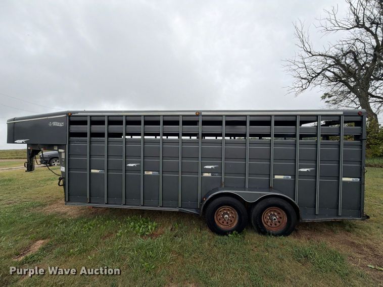 image for item FN2623 2000 Titan livestock trailer