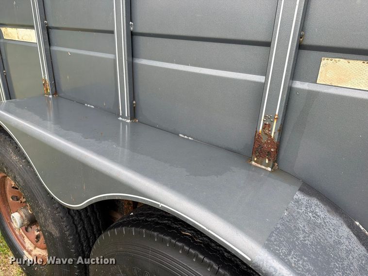 image for item FN2623 2000 Titan livestock trailer