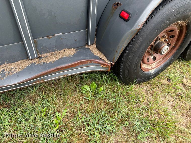 image for item FN2623 2000 Titan livestock trailer