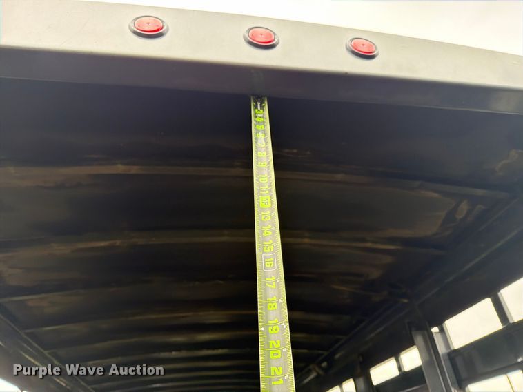 image for item FN2623 2000 Titan livestock trailer