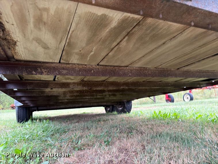 image for item FN2623 2000 Titan livestock trailer