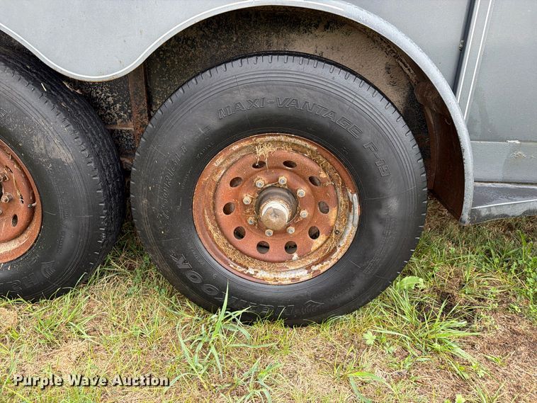 image for item FN2623 2000 Titan livestock trailer
