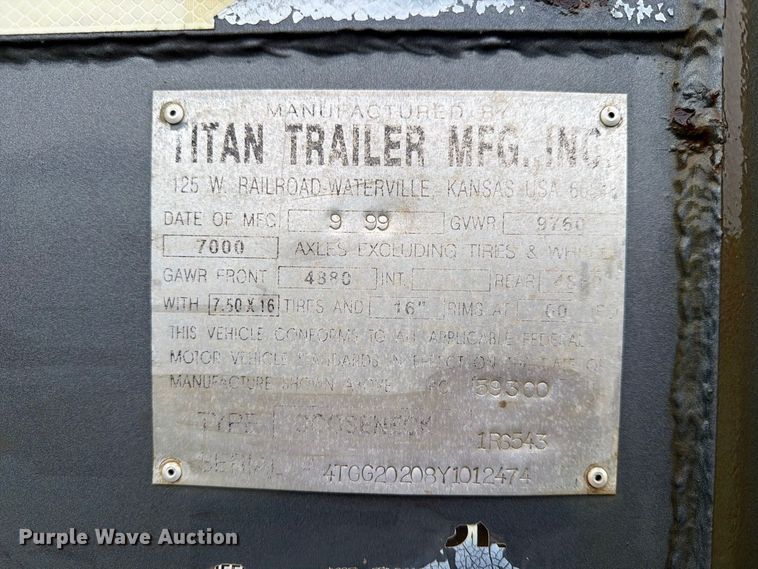 image for item FN2623 2000 Titan livestock trailer