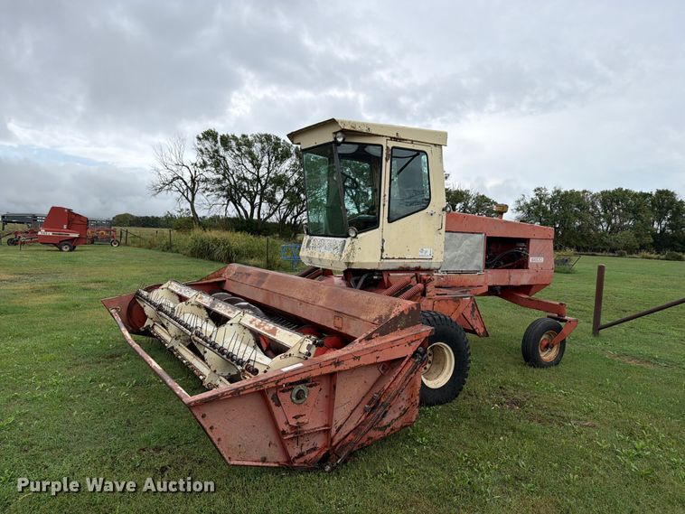 Hesston 6600 swather / windrower