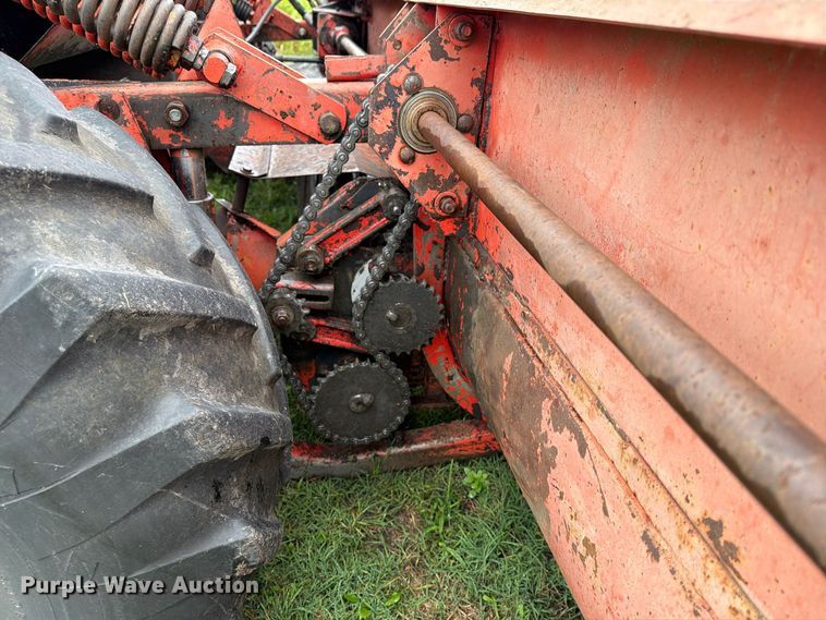 image for item FN2624 Hesston 6600 swather / windrower