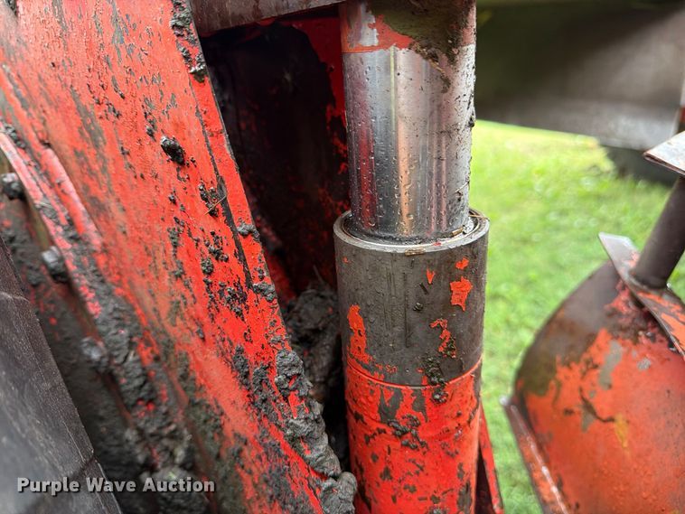image for item FN2624 Hesston 6600 swather / windrower