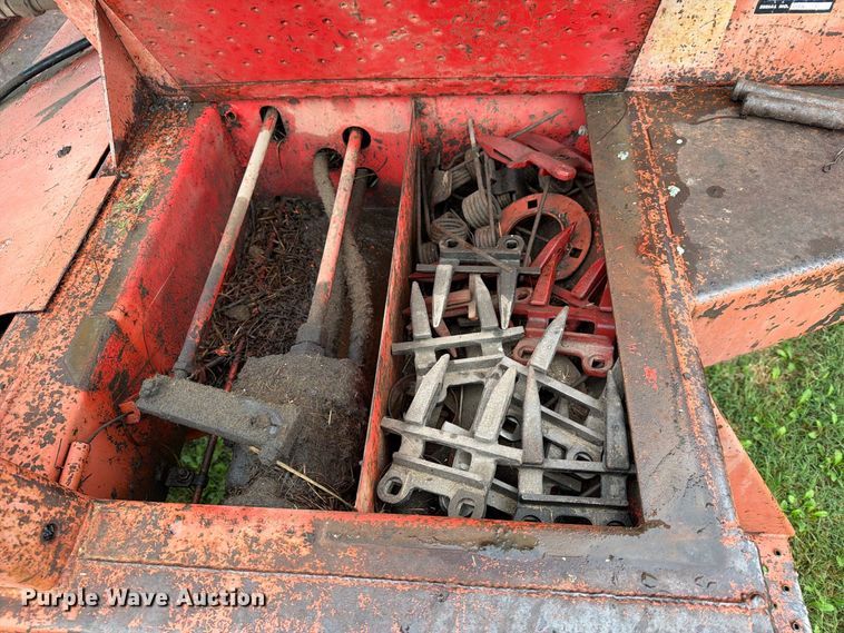 image for item FN2624 Hesston 6600 swather / windrower