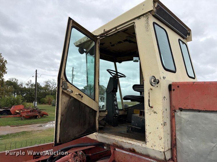 image for item FN2624 Hesston 6600 swather / windrower