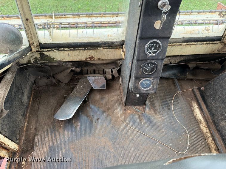 image for item FN2624 Hesston 6600 swather / windrower