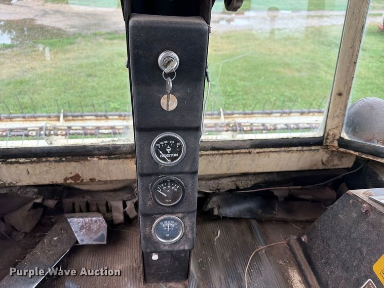 image for item FN2624 Hesston 6600 swather / windrower