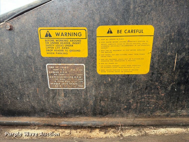 image for item FN2624 Hesston 6600 swather / windrower