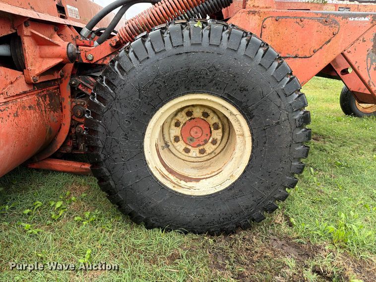 image for item FN2624 Hesston 6600 swather / windrower