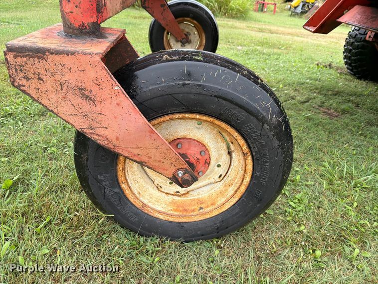 image for item FN2624 Hesston 6600 swather / windrower