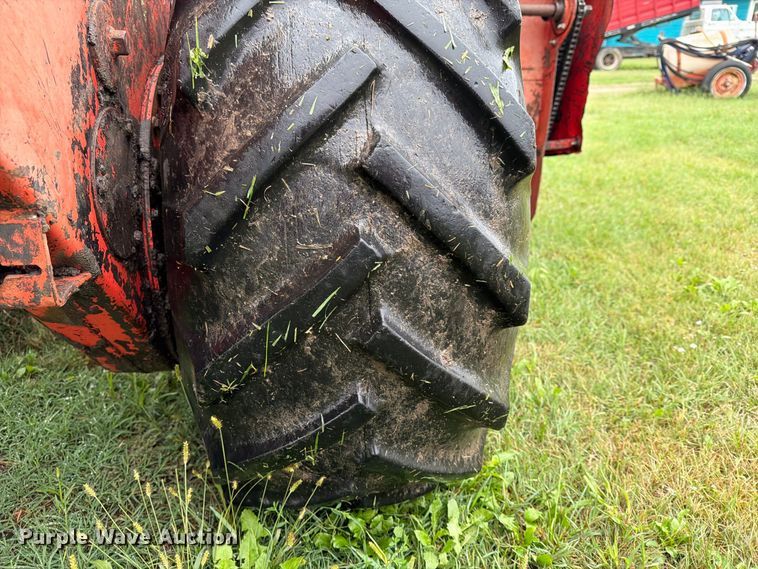 image for item FN2624 Hesston 6600 swather / windrower