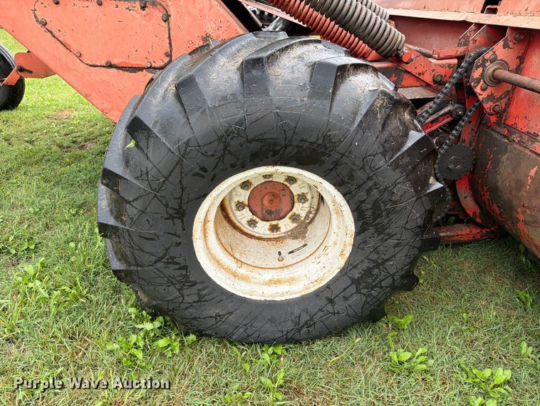 image for item FN2624 Hesston 6600 swather / windrower