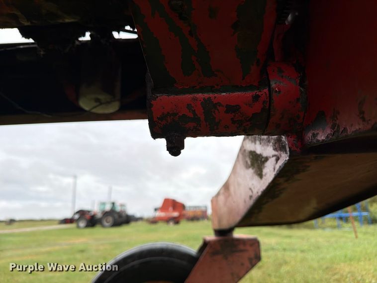 image for item FN2624 Hesston 6600 swather / windrower