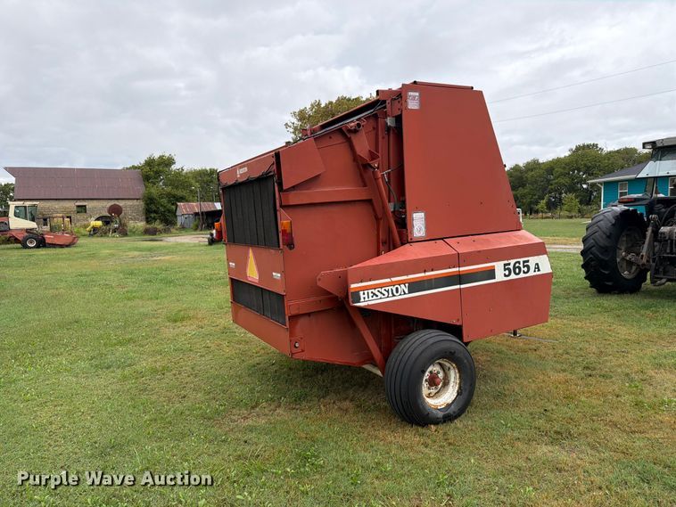 image for item FN2625 Hesston 565A round baler