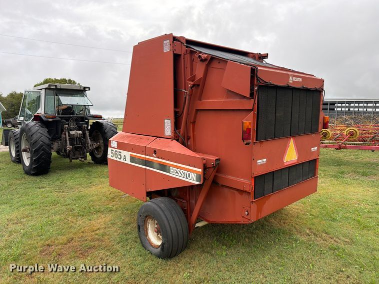 image for item FN2625 Hesston 565A round baler
