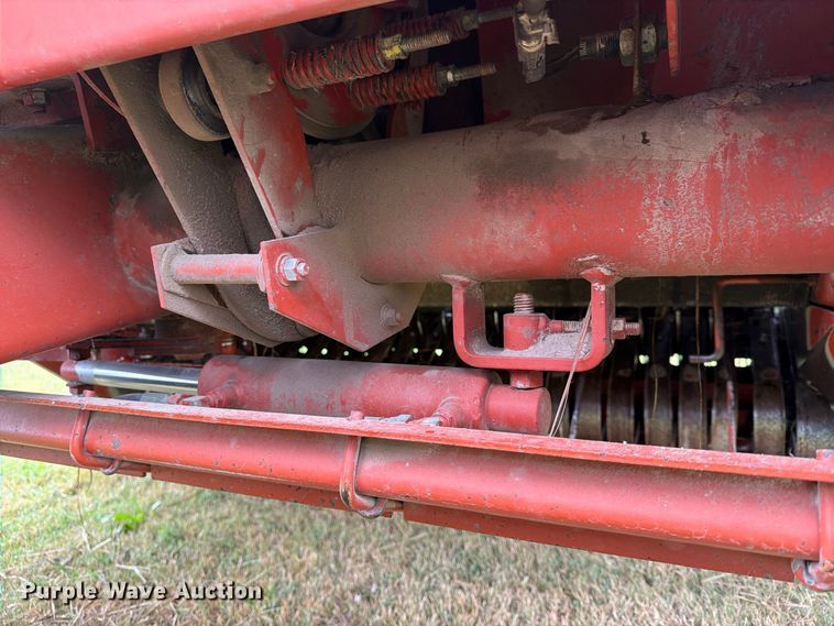image for item FN2625 Hesston 565A round baler