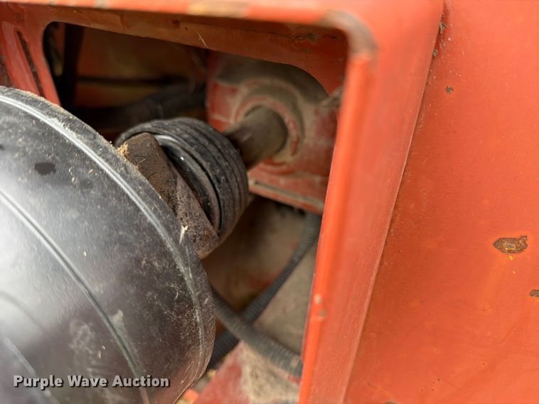 image for item FN2625 Hesston 565A round baler