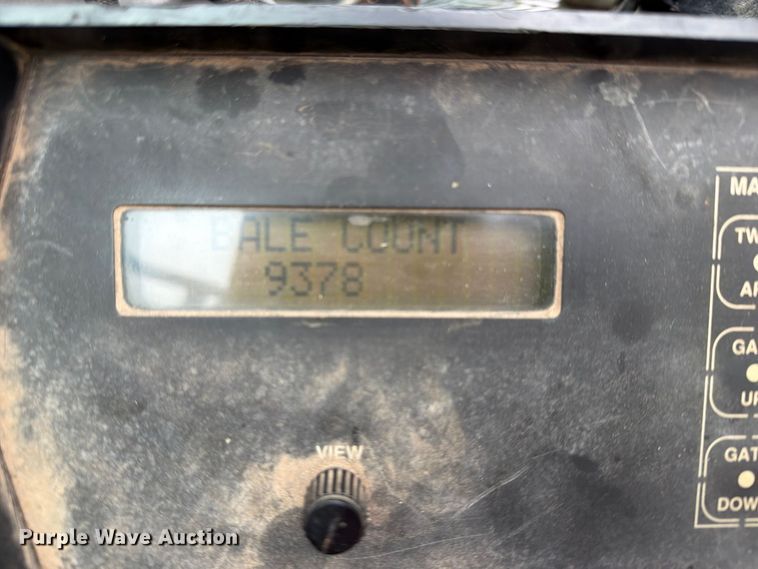 image for item FN2625 Hesston 565A round baler