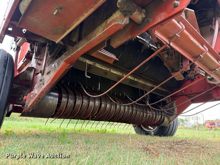 image for item FN2625 Hesston 565A round baler